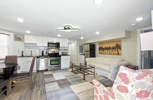 Atlantic City House | 2 BR | AC Getaway | Walk to Beach & Boardwalk