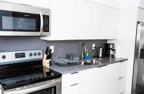 Davie House | 2 BR Lakefront Town House Kids Friendly/ Davie lake
