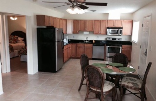 Laurel Villa | 2 BR VILLA SUITE w/queen bed
