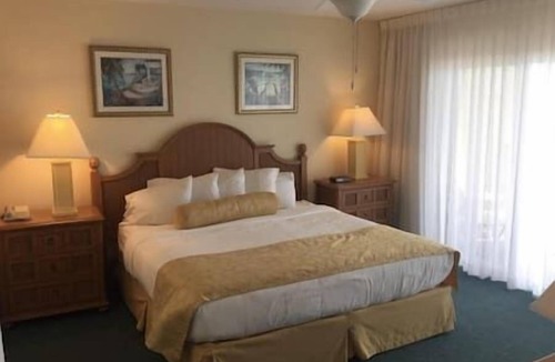 Marco Island Hotel | 2 Charter Club Marco Island Beachfront Resort
