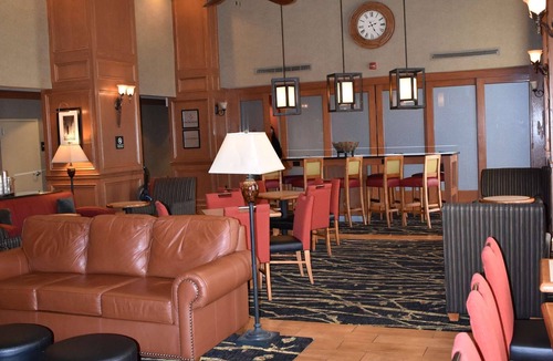 Murfreesboro Hotel | 2 Connecting Suites at a Hotel