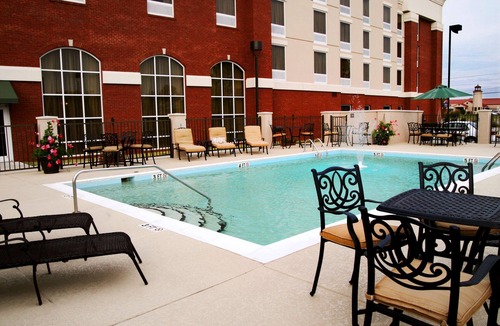 Murfreesboro Hotel | 2 Connecting Suites at a Hotel