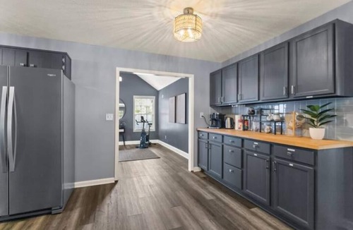 Smyrna House | 2 En-Suites on Main - Fire Pit, Games, Pets Ok