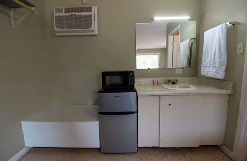 Calhoun Apartment | 2 Full Beds|Calhoun GA