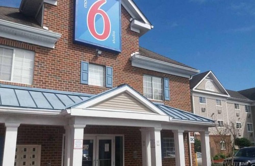 Myrtle Beach Apartment | 2 Full Beds|Non-Smoking, Kitchen