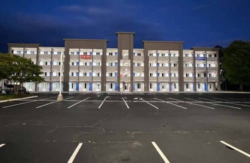 West Columbia Apartment | 2 Full Beds|Non-Smoking|Micfridge