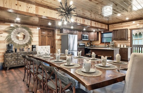 Caton Cabin | 2 Giant Luxury Cabins Sleeps 40 2 HotTubs 2 Pools