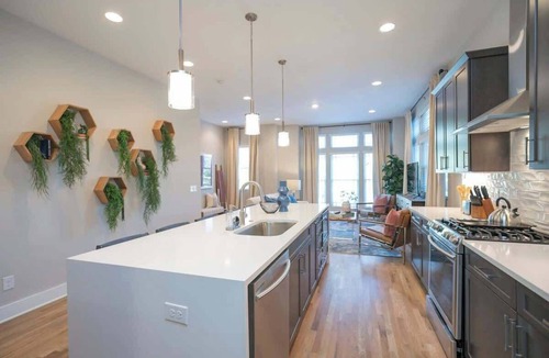 Hadley - Washington House | 2 Homes-Sleeps 24-Roof Decks-Grills Near Broadway