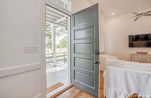 Tybee Island Condo | 2 King Bedrooms in Historic Barracks at North Beach