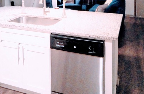 North Decatur Apartment | 2 King Beds With Central Location