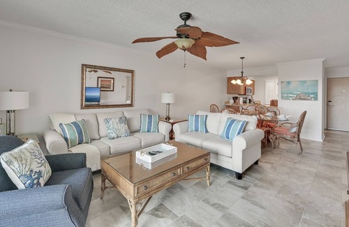 North West Florida Condo | 2 King Suites + Sunsets + Heated Pool + Hot Tub!