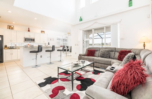 Sunset Lakes House | 2 Masters, Hot Tub, Games Room, Stunning Lake Views, Disney Only 4 Miles!