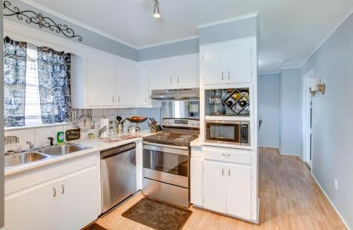 Columbia House | 2 Mi to Downtown Columbia: Home w/Theater Room!