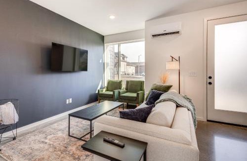 Knoxville House | < 2 Mi to Dtwn: Modern Townhome in Knoxville