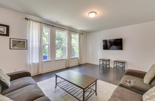 South Belmont House | 2 Mi to Historic Dtwn Belmont: Family Gem w/Patio