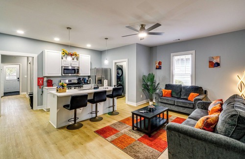 West End House | 2 Mi to Mercedes-Benz Stadium: Westside Townhome