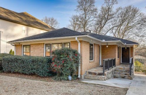 Piedmont Heights Apartment | 2 Mi to Midtown: Chic Apartment in Atlanta!