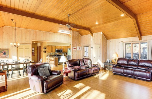 Wolf Laurel House | 2 Mi to Slopes! Spacious Ski Getaway w/Mtn Views