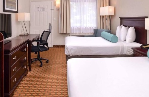 Florida Central Atlantic Coast House | 2 Miles to Universal! Comfy Unit, Pool, Breakfast, Parking, Shuttle