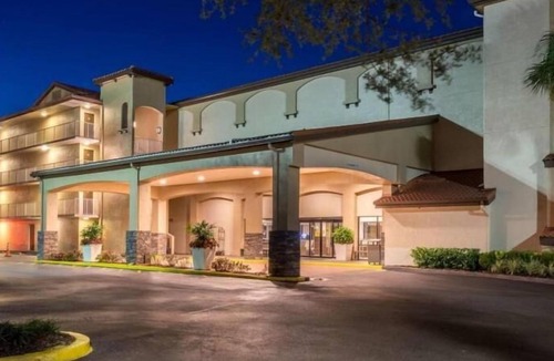 Florida Central Atlantic Coast House | 2 Miles to Universal! Comfy Unit, Pool, Breakfast, Parking, Shuttle