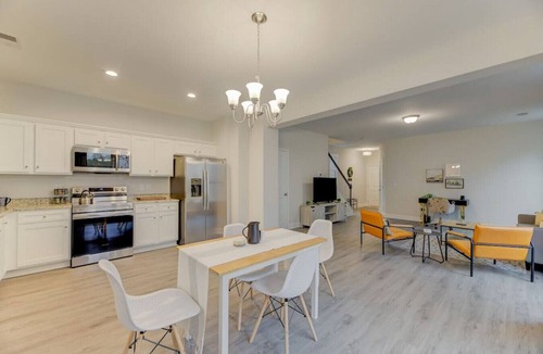 Woodfield House | 2 Min to Ft Jackson Visitors Center | Garage | 3BR
