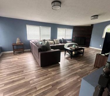 Atlanta House | 2 mins walk to Benz stadiumArcade game Sleeps 11