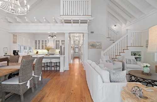 Watercolor House | 2 minute walk to the Beach. Private Heated Pool. New 2024 6 Seater Golf Cart.