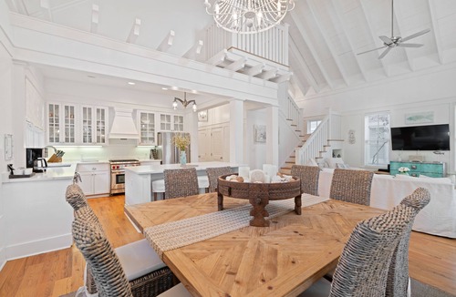 Watercolor House | 2 minute walk to the Beach. Private Heated Pool. New 2024 6 Seater Golf Cart.