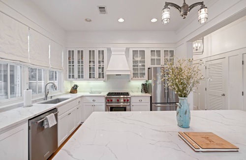 Watercolor House | 2 minute walk to the Beach. Private Heated Pool. New 2024 6 Seater Golf Cart.