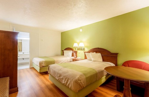 Edgewood Hotel | 2 Perfect Stopover Rooms Off I-95 w/Close to Local Restaurants