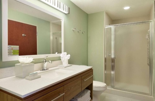 Florida City Hotel | 2 Pet-friendly Units Near CityCenter! FREE Parking and Breakfast! Pets Allowed!