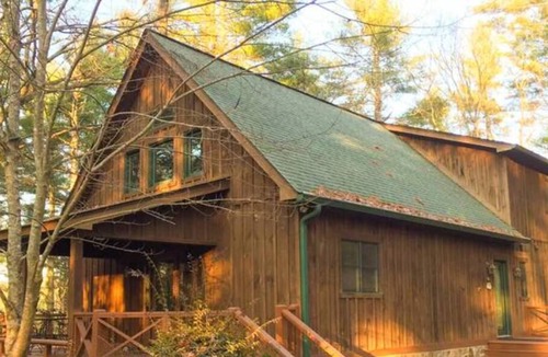 Lakemont House | 2 Primary Suites, GREAT location, High Speed Wifi