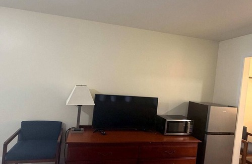 Buford Apartment | 2 Queen Beds Smoking