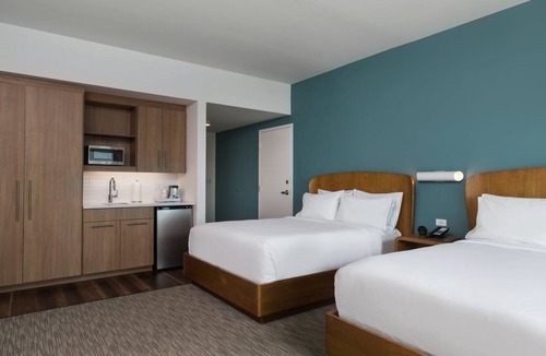 Williamsburg Hotel | 2 Queen | Element Orlando International Drive | Near Convention Center