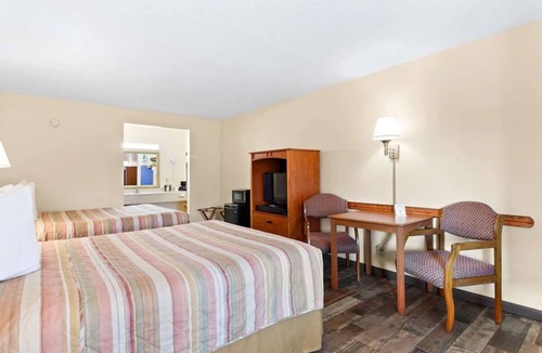 St. Augustine Beach Hotel | 2 Rooms w/Breakfast & Parking + Onsite Pool Access | Lightner Museum - 6.4 mi