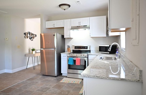 Union City House | 2 Separate Houses! Main House + Guest House!