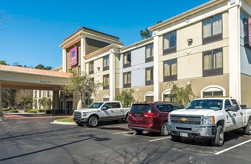 Beaufort Hotel | 2-Star Hotel ∙ Comfort Suites near MCAS Beaufort