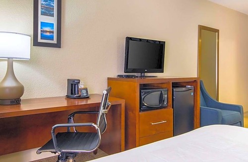 Acworth Hotel | 2-Star Hotel ∙ Comfort Inn