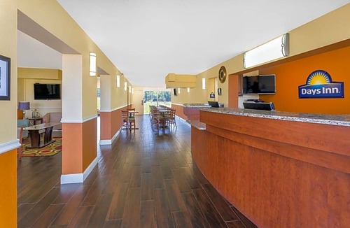Wildwood Hotel | 2-Star Hotel ∙ Days Inn by Wyndham Wildwood I-75