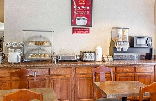 Brunswick Hotel | 2-Star Hotel ∙ Econo Lodge Brunswick