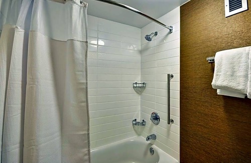 Cumberland Hotel | 2-Star Hotel ∙ Fairfield Inn & Suites by Marriott Atlanta Vinings/Galleria