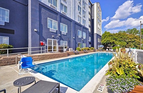 Cumberland Hotel | 2-Star Hotel ∙ Fairfield Inn & Suites by Marriott Atlanta Vinings/Galleria