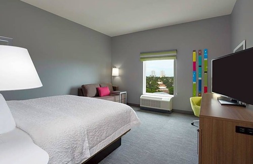Pompano Isles Hotel | 2-Star Hotel ∙ Hampton Inn Fort Lauderdale Pompano Beach