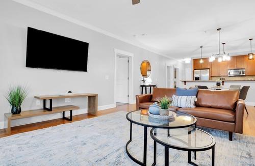 Old West Broad Neighborhood House | 2 Suites + Coffee Bar | Walkable Historic District + Free Parking | The Juliette