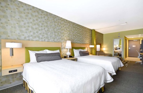 Rock Hill Hotel | 2 Units | Modern Rock Hill Suite w/Fireplace Lounge, Pool & Kitchen