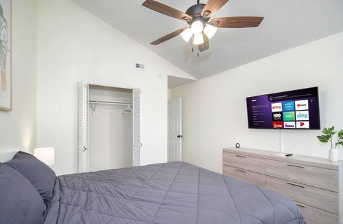 Southpoint House | 2 units of a Quadplex
