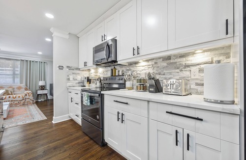 Buckhead House | 20 Min to FIFA World Cup Stadium - King Bed - 85" TV