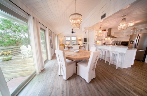 Plantation House | 20% OFF FALL! 3BR/2BA 1st Tier w/Easy Beach Access & Clubhouse w/Pool!