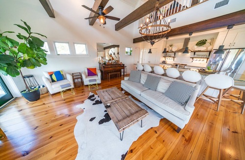 Plantation House | 20% OFF FALL! Bayfront, Handi-cap Accessible w/Pool & Elevator, Kayaks