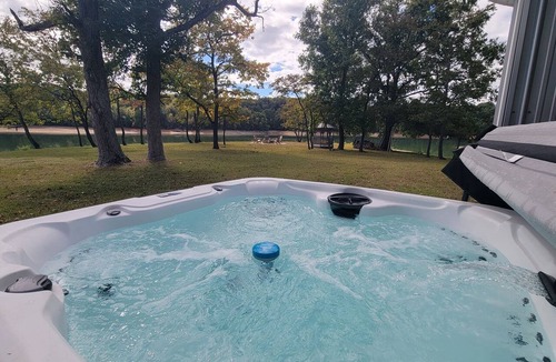Dandridge Apartment | 20% Off Lakefront Tiny Bird Dock, Hot Tub, Firepit, Boat House, ParkLike Setting